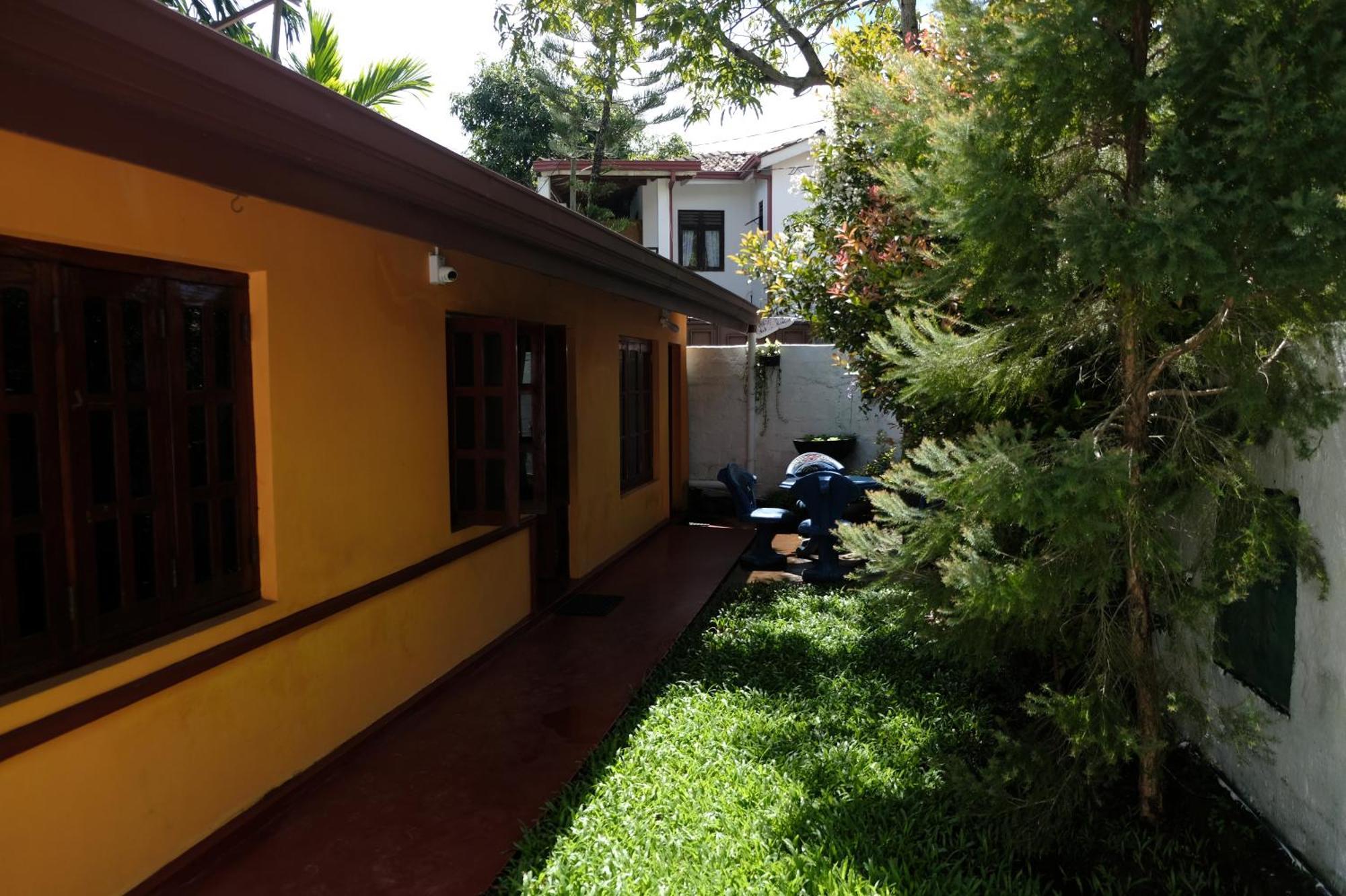 Menaka Homestay Tangalle Dış mekan fotoğraf